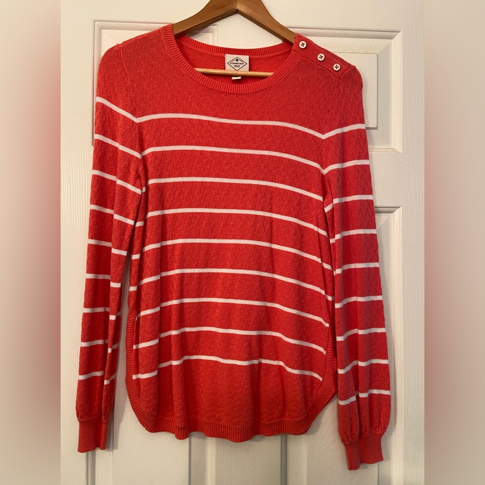 Small pink sweater